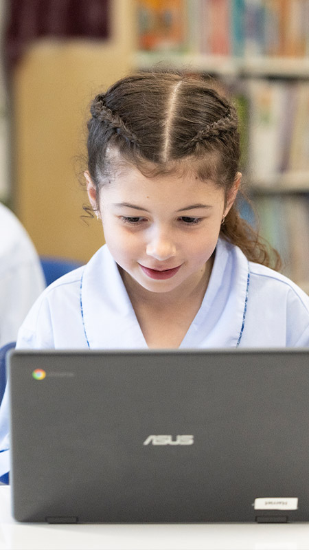 St Canice’s Katoomba students in class using laptops