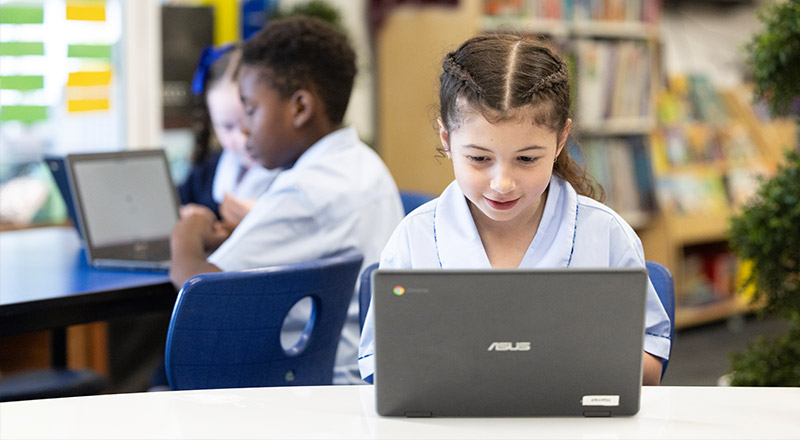 St Canice’s Katoomba students in class using laptops