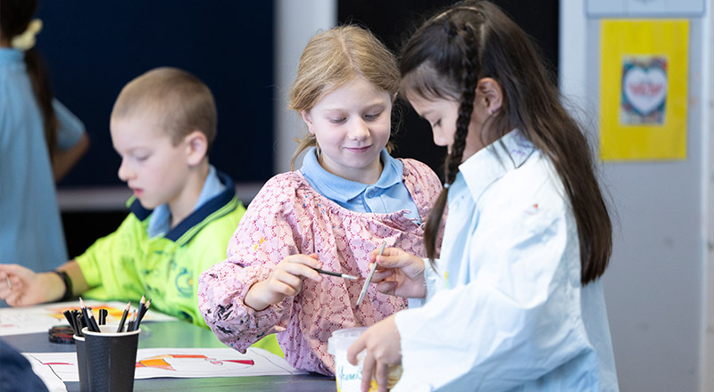 St Canice’s Katoomba students in art class
