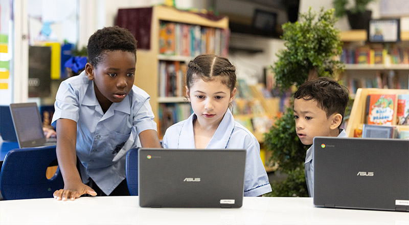St Canice’s Katoomba students in class using laptops