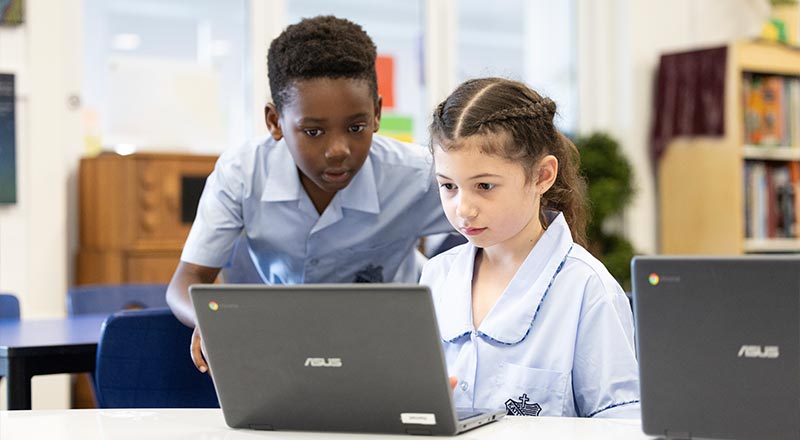 St Canice's Katoomba students on laptops