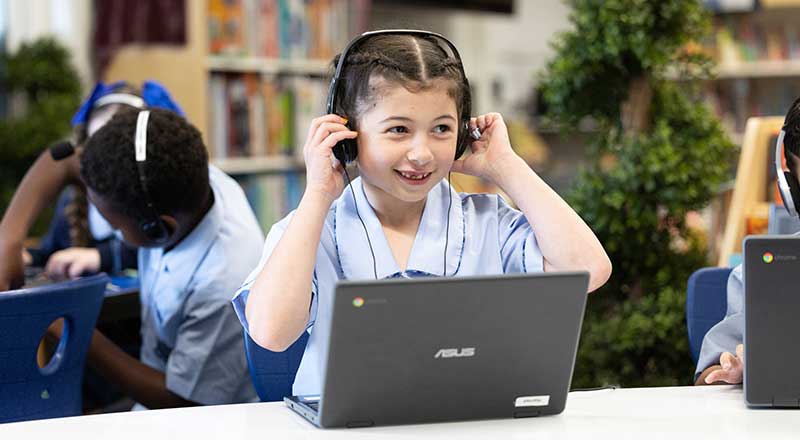 St Canice’s Katoomba students in coding class