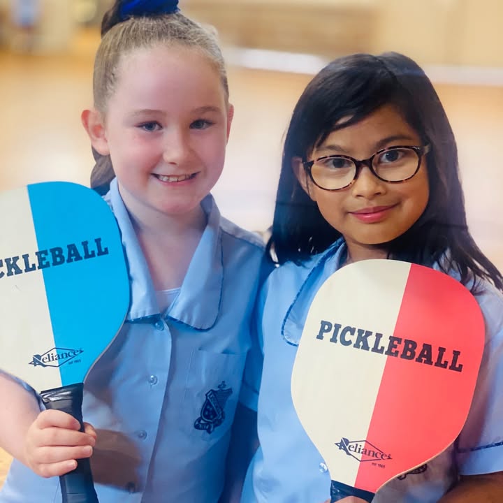 426379072836953_1339980094810175-1