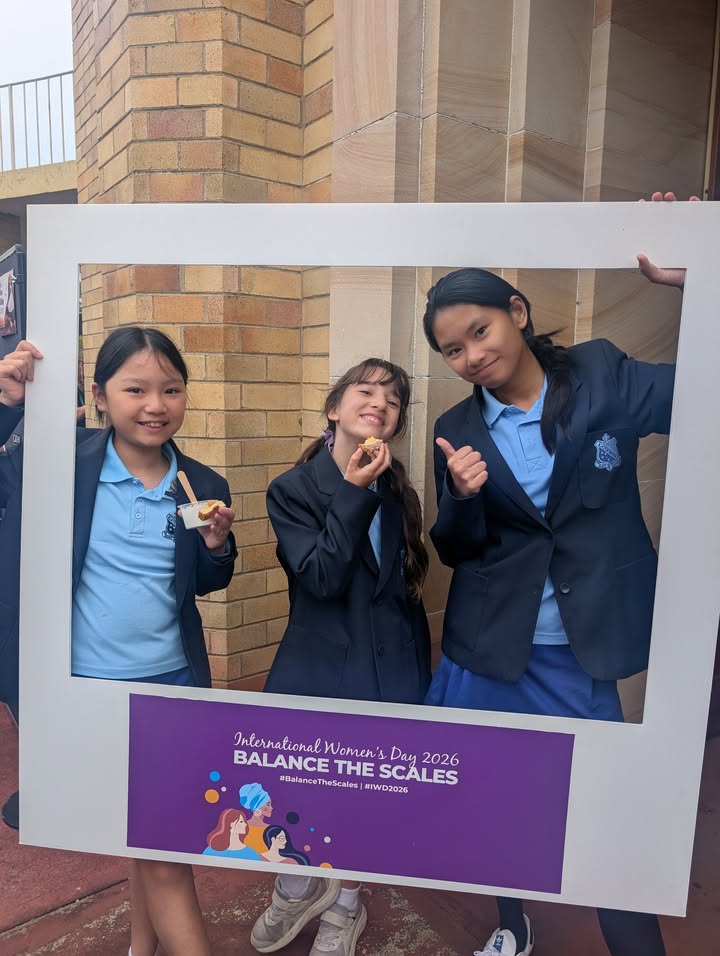 426379072836953_1432317558909761-1