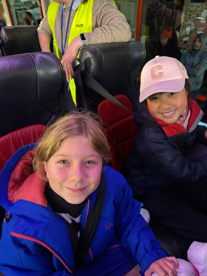 426379072836953_1447677150707135-1